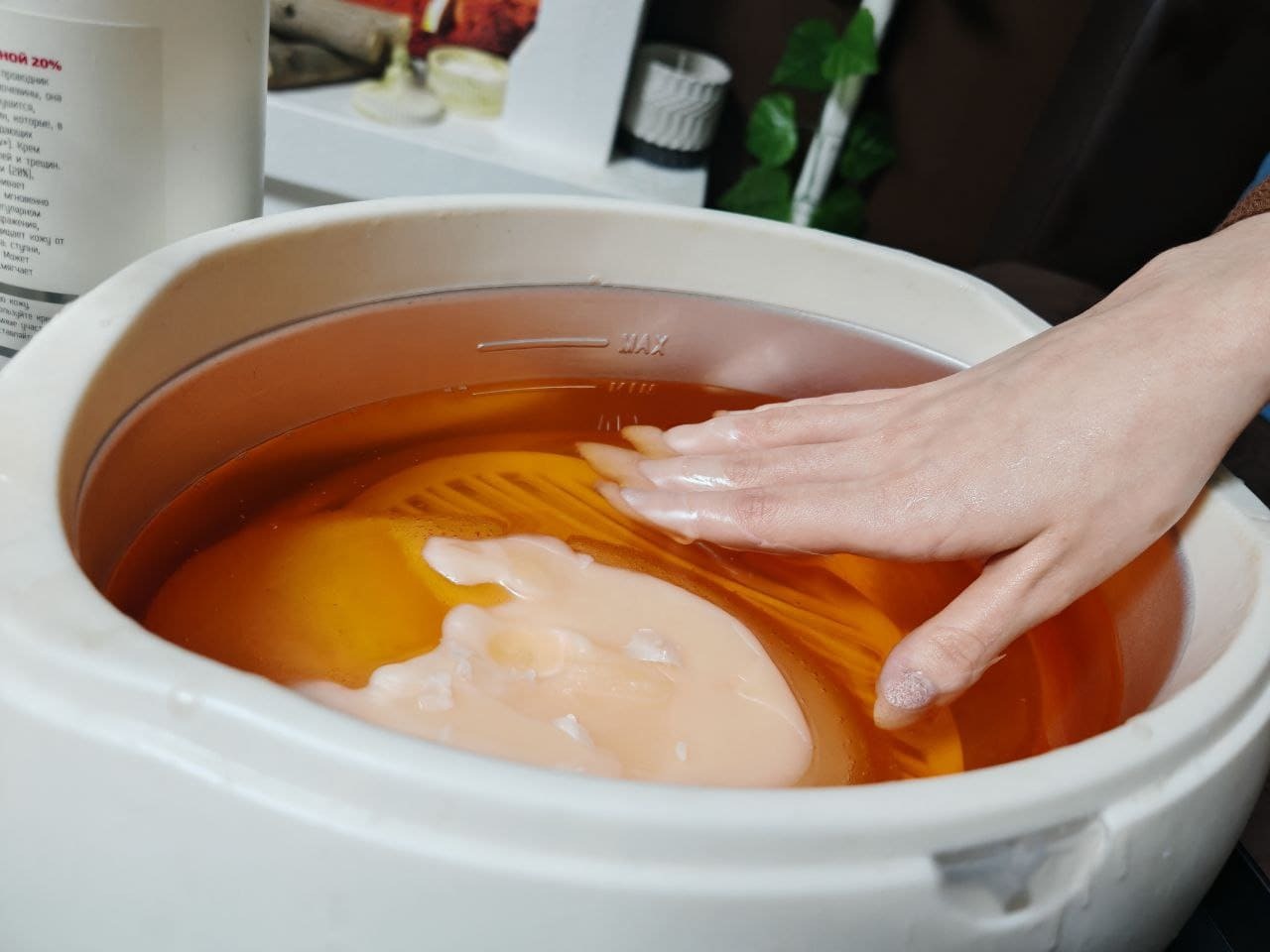 Горячая парафинотерапия в спа салоне Еленика